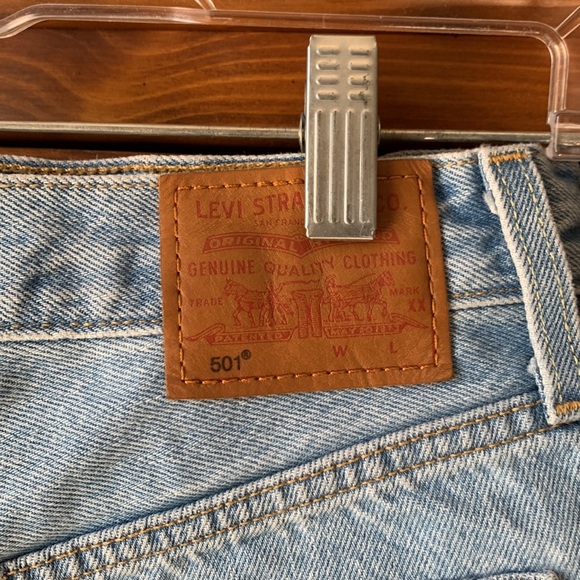Levi’s 501 high rise denim shorts - Picture 3 of 4